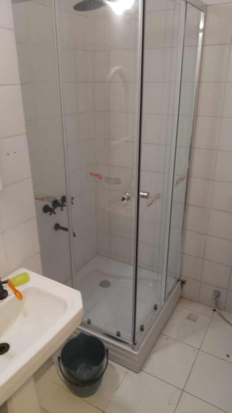 FOTO CABINA DE DUCHA SIN COLUMNA